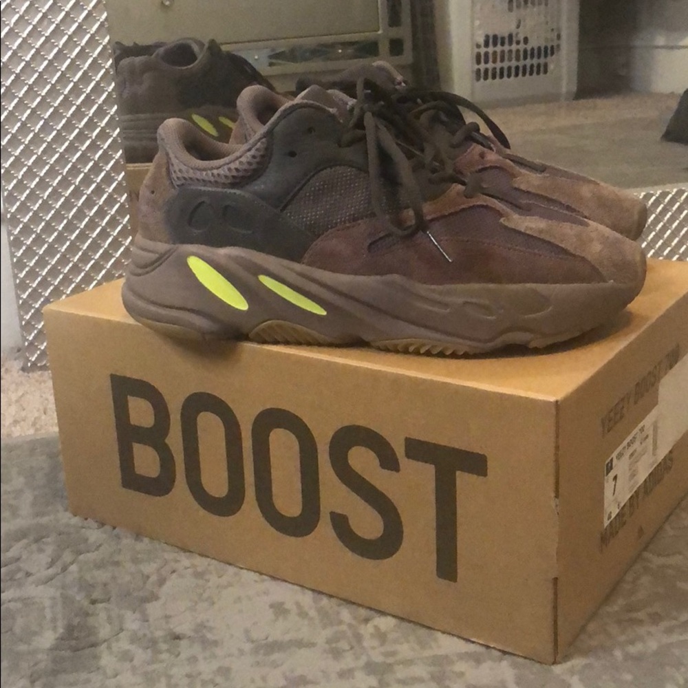 Yeezy Boost 700